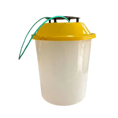 fly catching bucket