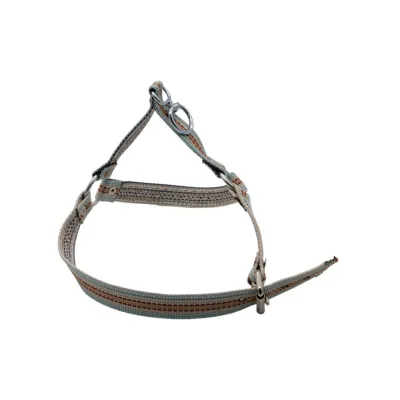 Adjustable practical ram halter for small livestock farming.