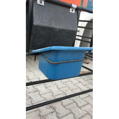 Ekonomik buzağı mama kabı yemlik yeni doğan hayvan besleme kovası