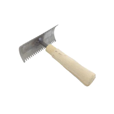 The economical metal grooming comb is a durable metal scratching comb that protects the skin health of animals, cleans their fur, and satisfies their scratching needs.