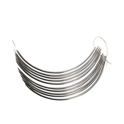 Yay tikişi iynəsi ilə dəqiq baytarlıq tikişi.
