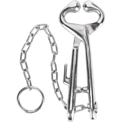 A durable nose ring that facilitates easy guidance of cattle in pastures and makes it easier to follow the leader.