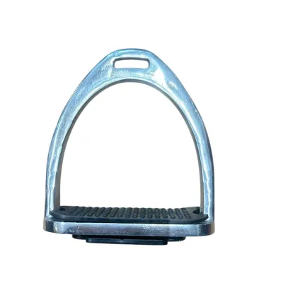 Binicilerin at üzerindeki dengesini korumasına ve kolayca biniş yapmasına yardımcı olan, paslanmaz metal destek ayağı.