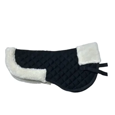 Under-saddle fur half pad