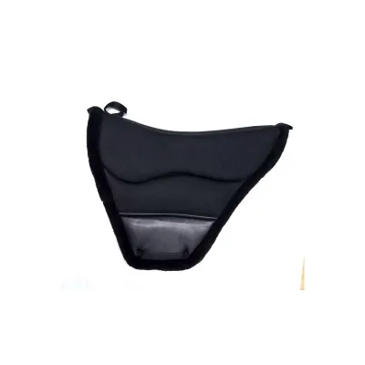 Comfortable riding support with triangular saddlebags.