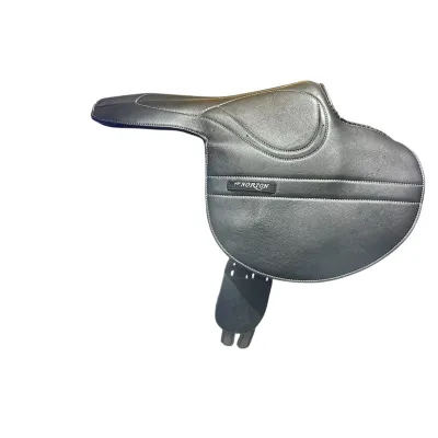 A lightweight, practical exercise saddle that perfectly conforms to the horse's back structure during equestrian training.